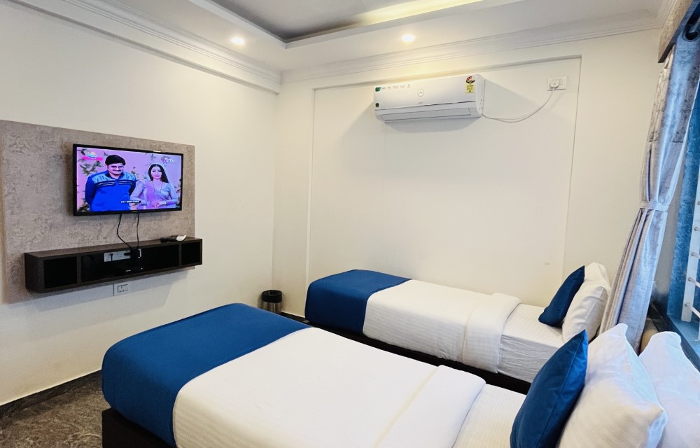 Standard Twin Room AC